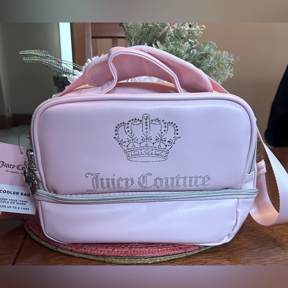Juicy Couture Handbags - JUICY COUTURE BABY PINK INSULATED LUNCH COOLER. NWT